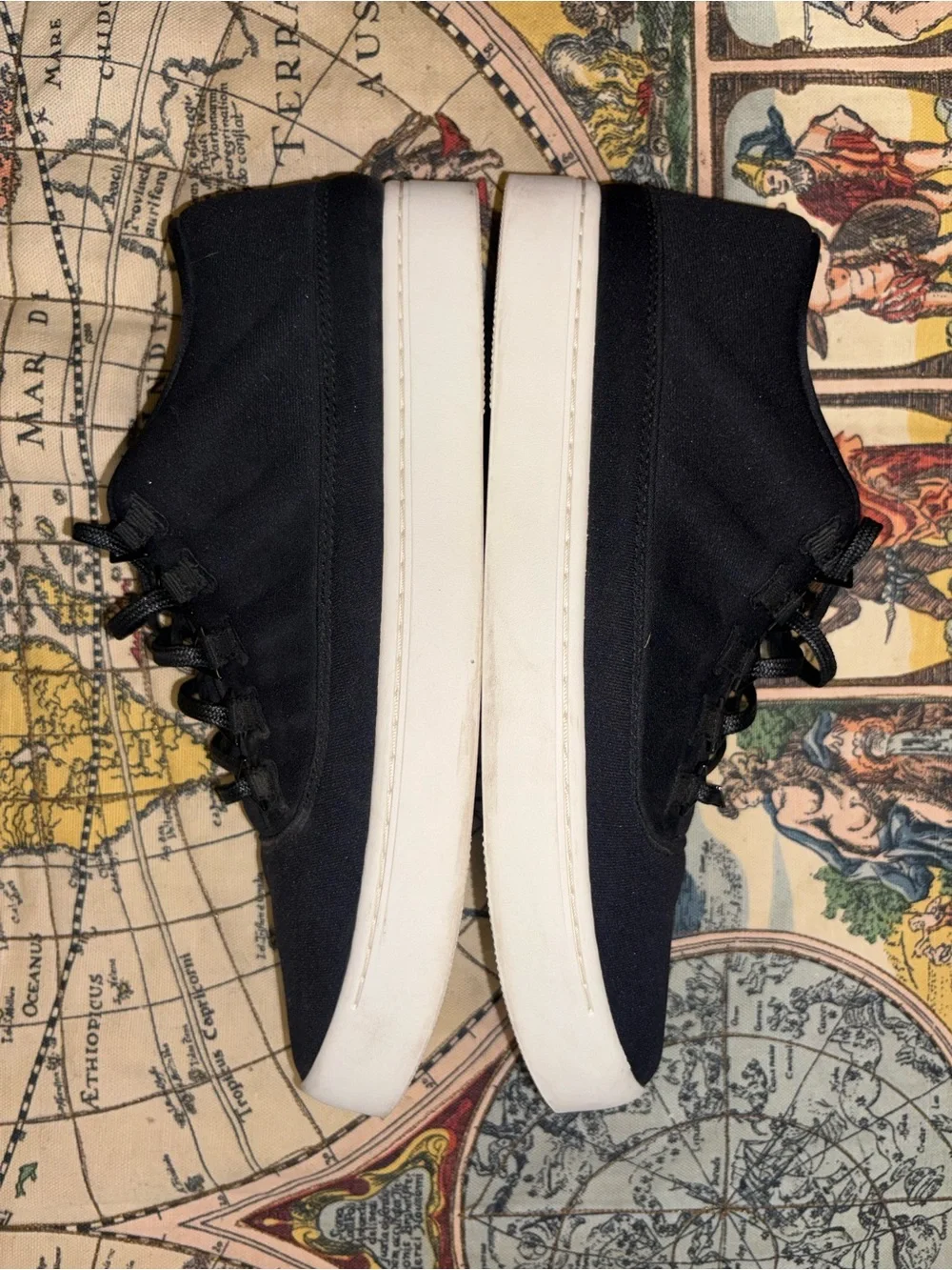 Jordan Men's Low-Top Sneakers in Black with White Sole